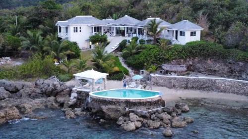 Robins Bay Bed & Breakfast | Cottage at Forever