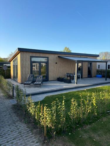 Lathum Apartment | In Seenähe - Modernes Chalet im Ferienpark De Veerstal - familienfreundlich!