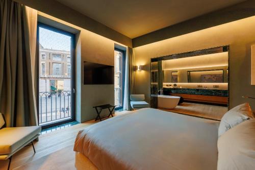 Rione IV Campo Marzio House | Lanterna Collection