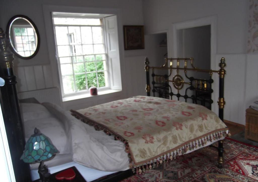 Shepton Mallet House | Manor House Annex - Sleeps up to 6 People