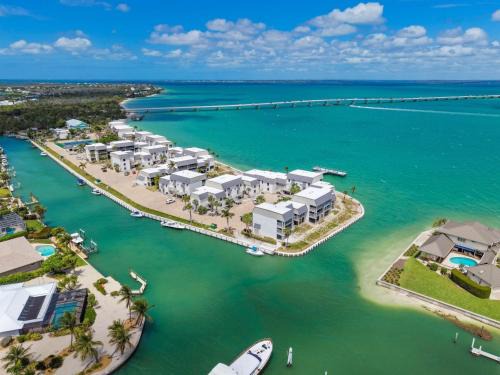 Sanibel House | Mariner Pointe #542