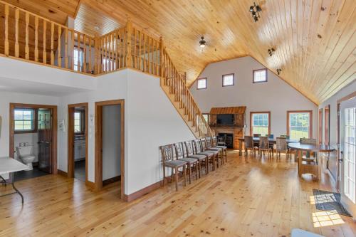 Stanley Bridge Villa | Near Cavendish Beach-2
