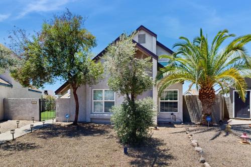 Rose Garden Place House | Pool + Fire Pit: 'Desert Radiance' in Phoenix!