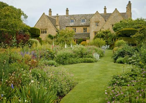 Broadway Villa | Pye Corner a Cotswold Manor with seasonal outdoor heated pool