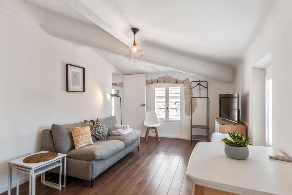 Quartier du Panier Apartment | Stylish 1-bedroom with AC Panier district of Marseille Welkeys