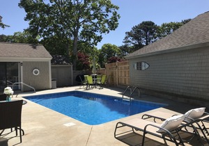 Charming 3bd/2ba Home in New Seabury w/Pool, firepit, central A/C, near beaches