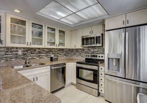 Pet Friendly! Modern 2 Bedroom/2 Bathroom Condo in Shelter Cove Marina