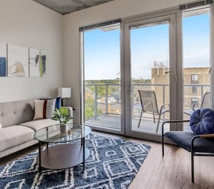 Frontdesk East Town 