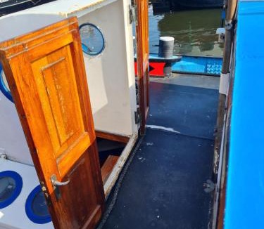 Amsterdam City Centre Boat Rental | Anna Maria II