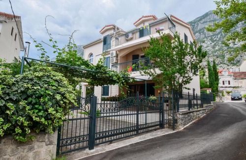Dobrota Apartment | Apartment Radulovic