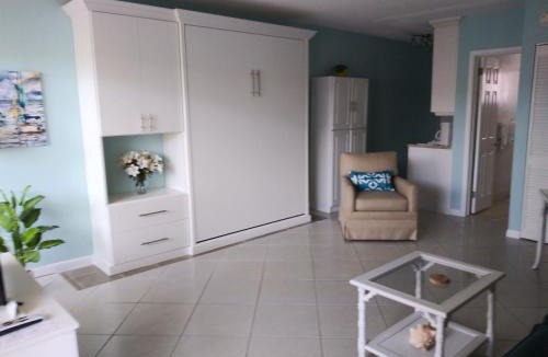 Pompano Beach Apartment | Aqua Mar Condos