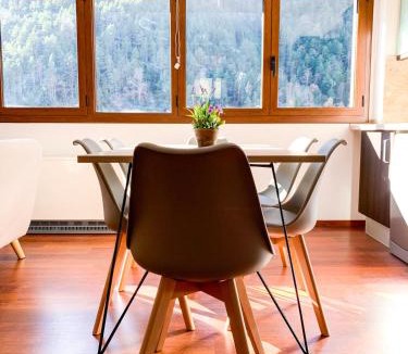 Arinsal Apartment | Barthe Holidays I Apartamento Moderno en Arinsal 5PAX I Ideal grupo o familia, Parking I Perafita