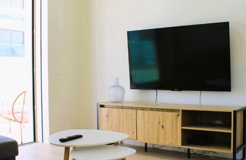 Canidelo Apartment | Beachside 2 BD Apartment | Balcony | AC