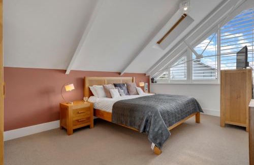 Malmesbury House | Bryony Lake House