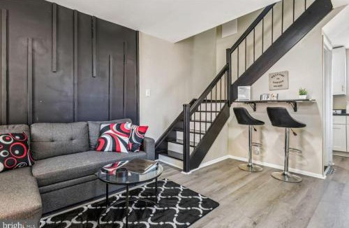 Downtown Baltimore House | Camden's Charm Walking Distance Stadium, Convention, Univ of MD Downtown