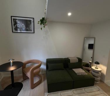 Stalingrad Apartment | Charmant studio avec mezzanine et terasse