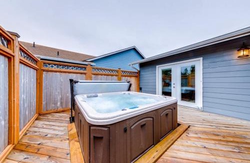 Seaside House | Charming Seaside home with Private Hot tub and easy beach access