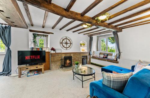 Winster House | Classical Easter Cottage with Breathtaking Views