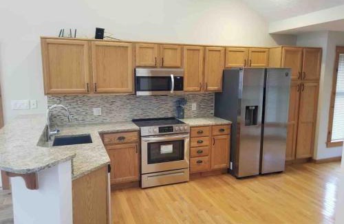 Tannersville House | Cozy 4bd 4bath Grand Cabin Retreat in Camelback