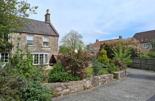 Timsbury House | Crooked Well