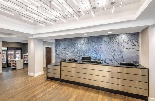 Belcaro Hotel | DoubleTree by Hilton Denver Cherry Creek, CO