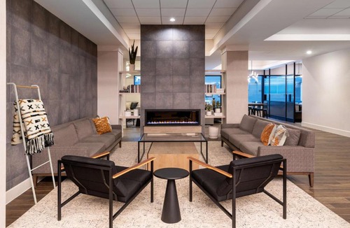 Belcaro Hotel | DoubleTree by Hilton Denver Cherry Creek, CO