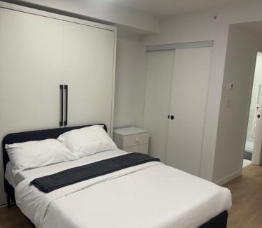 Surrey Apartment | Executive suit