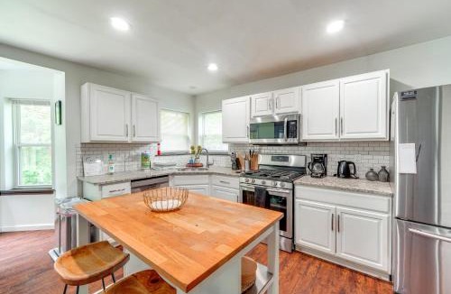 Cobble Creek Estates House | Family Home w/Deck ~ 2 Mi to Camelback Mountain!