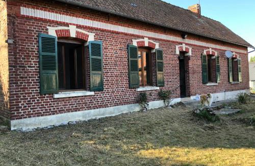 Courcelette House | Fermette 3ch - 6p au pays du coquelicot by La Source d'OrFée