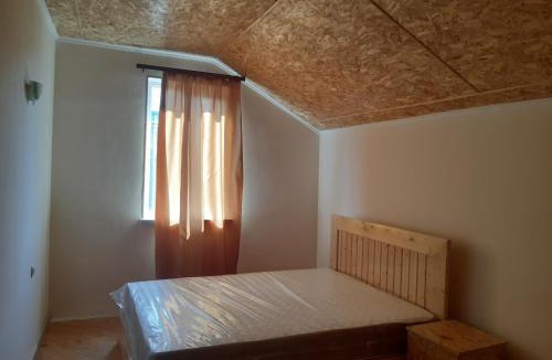 Tsamakaberd House | Guest House Sevan