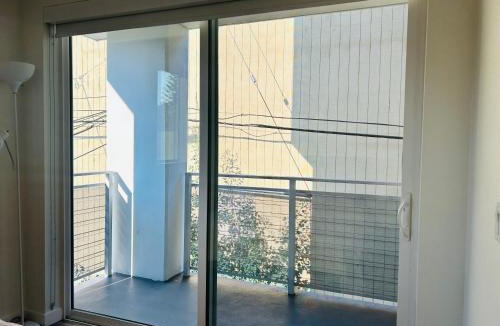 Hollywood Apartment | Heart of Hollywood Walk of Fame - Free Parking, Pool, Gym, Rooftop Views, centrally located, WIFI