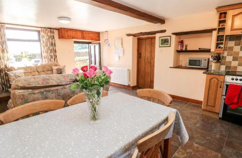 High Peak House | Keepers Cottage