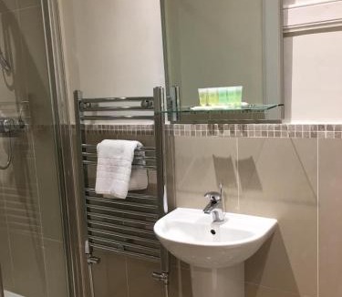 Juniper Green Apartment | Lanark Residence
