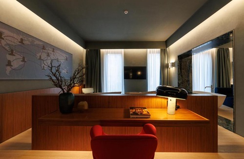 Rione IV Campo Marzio House | Lanterna Collection