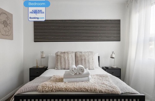 Moffat House | Large Group Stay with 4 Bedrooms in Maida Vale