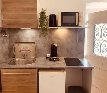 Village of Castellet Apartment | Medieval Studio St Eloi