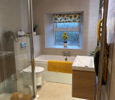 Maud House | Meikle Aucheoch Holiday Cottage, plus Hot Tub, Near Maud, in the heart of Aberdeenshire