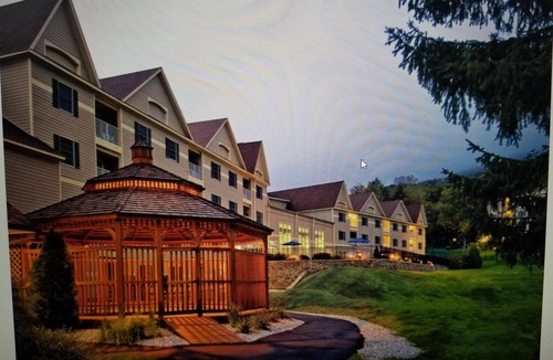 Hancock Condo | MLK weekend available! Ski in/out - Jiminy Peak Wyndham Bentley Brook