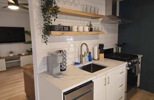 Fifth Ward Apartment | Modern Apt in Walker's Point