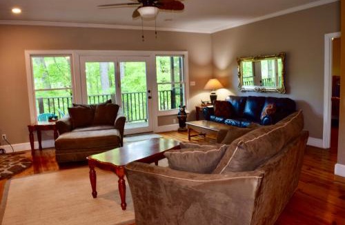 Townsend Ski Chalet | Mountain Shade