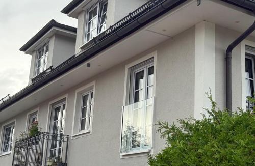 Solln Apartment | Nice and big Apartment for up to 10 people in a very good Location of Munich! Good for Oktoberfest!