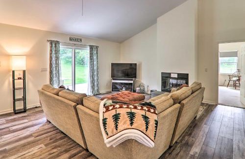 Thompson House | Private Dog-Friendly Home: 3 Mi to Elk Mountain