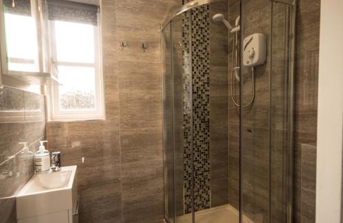 Holestone Moor House | Riber Cottage - Darwin Lake Holiday Village