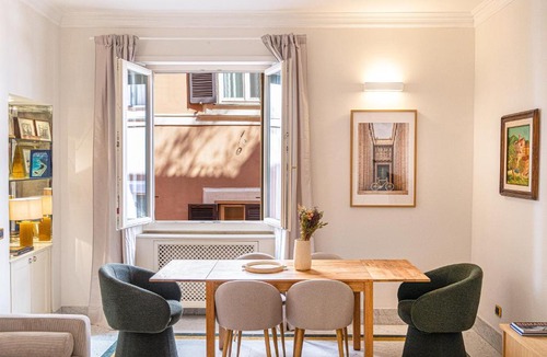 Rione V Ponte Apartment | San Trifone Rental in Rome Collection