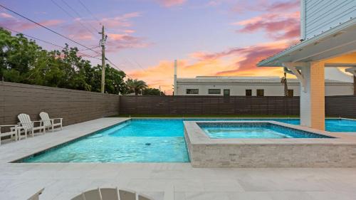 Gulfview Heights House | Satinwood Retreat by AvantStay