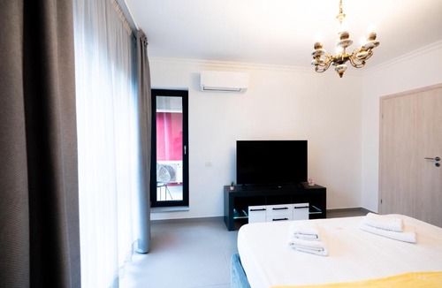 Militari Apartment | Soni Exclusive Studio 458 Plaza with Private Parking & Self Check-in