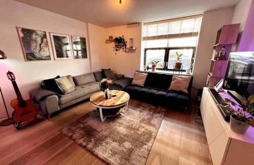 Westindische buurt Apartment | Spacious Apartment (With Garden) Near Vondelpark!