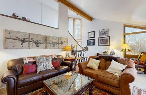 Cottonwood Heights House | Spacious split-level townhome with private hot tub & game room -close to canyons