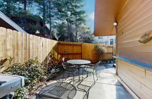 Cottonwood Heights House | Spacious split-level townhome with private hot tub & game room -close to canyons