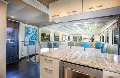 St. Petersburg House | St Petersburg Luxury Yacht Sleeps 8